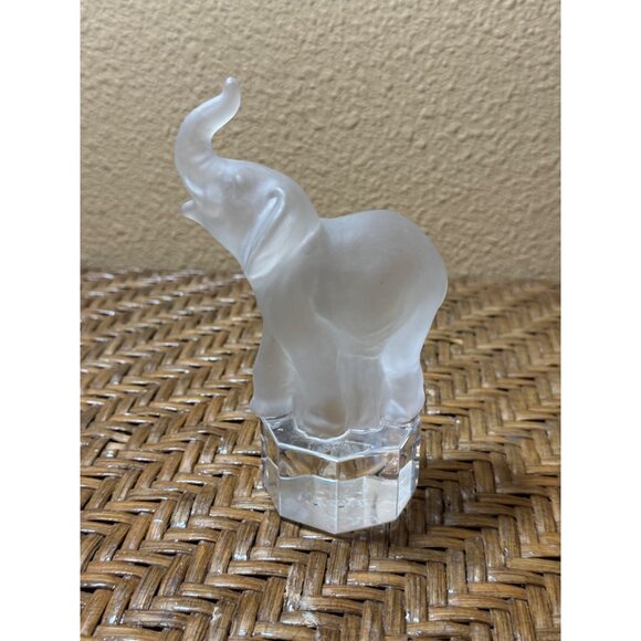 Frosted Crystal Glass Elephant Figurine By Goebel On Faceted Base 1985 - Picture 3 of 7